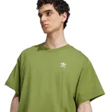 Remera Adidas Ess Os Tee color verde con logo pequeño en el pecho.