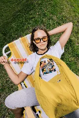 Collar de cuentas esféricas grandes, alternando colores turquesa y naranja quemado.