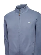 Campera deportiva color celeste con cierre frontal, cuello alto y logo bordado en el pecho.