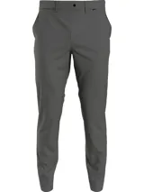 Pantalón chino gris de corte slim, con bolsillos laterales y traseros.