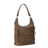 Cartera negra de símil cuero con doble cierre superior, bolsillo frontal con tapa y broche magnético, bolsillos laterales con cierre y correa larga regulable y desmontable.
