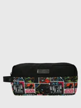 Neceser rectangular negro con estampado de cómics de Star Wars, placa metálica con logo de Star Wars y correa lateral.