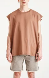 Sudadera de algodón premium americano color cáñamo, con corte extra oversize, hombros caídos y cuello redondo.