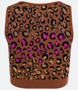 Top musculosa cropped de tejido de punto con escote cuadrado y estampado animal print de jaguar en tonos marrón, negro, rosado y amarillo.