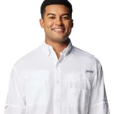 Camisa blanca de manga larga Columbia Tamiami II para hombre, con tecnología Omni-Shade UPF 40 de protección solar y Omni-Wick de evaporación avanzada.