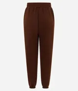 Pantalón jogger femenino color marrón, confeccionado en algodón con felpa, con cintura elástica, bolsillos laterales y bajo ajustado.