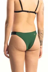 Bombacha vedetina forrada, combinada en tres colores: verde, beige y negro.