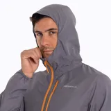 Cortaviento para hombre, liviano y resistente al viento, con cierre frontal y detalles en color naranja.