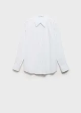 Camisa blanca de popelina de algodón y lyocell, corte recto, manga larga con puños abotonados y cuello camisero.