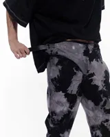 Pantalón de jean negro de 11 onzas, con herrajes laterales y diseño holgado.