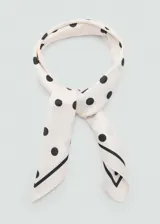 Pañuelo cuadrado de poliéster con estampado de lunares negros sobre fondo blanco y borde negro.