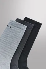 Pack de tres pares de calcetines tejidos en hilatura con mezcla de algodón y acabado en rib.