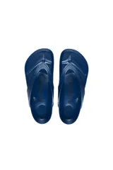 Sandalia tipo ojota Birkenstock Honolulu Eva, color azul marino.