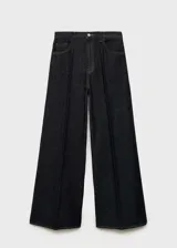 Pantalón de jean gris oscuro, de corte wide leg, tiro alto y largo hasta el tobillo.