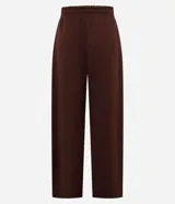 Pantalón de algodón color marrón, modelo barrel con cintura elástica, cordón para ajuste en la cintura y forro de polar.