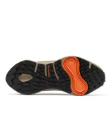 Championes de trail running Columbia Konos Trillium ATR, color verde con detalles en negro, naranja y beige. Capellada de malla transpirable con refuerzos, entresuela Techlite+™ para amortiguación y suela Adapt Trax™ para tracción en terrenos secos y mojados.