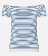 Blusa de poliamida seamless con escote recto hombro a hombro, mangas cortas y patrón de rayas horizontales.