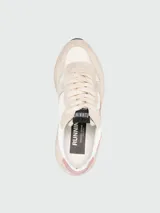 Championes Golden Goose Running Solè, color beige con detalles en rosa.