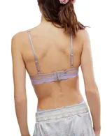 Corpiño con aro confeccionado en malla color lila con detalle de pequeños puntos y terminaciones en encaje.