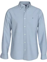 Camisa celeste de Tommy Hilfiger de corte regular, manga larga y cuello abotonado.