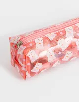 Set de librería que incluye una cartuchera de PVC transparente con estampado de gatos de la suerte, dos lapiceras, una regla, tres clips, tres binder clips y una goma de borrar.