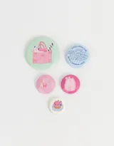 Set de cinco pines con diseños adorables de gatos y frases graciosas.