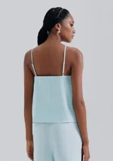 Blusa sin mangas color rosado con textura.