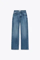 Jeans tobilleros de tiro alto con cinco bolsillos, color azul. Pernera recta y cierre frontal con cremallera y botón.