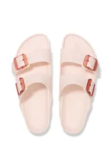 Sandalias Birkenstock Arizona Sb Eva color rosa claro, con doble tira y hebillas ajustables color cobre.