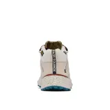 Bota de trekking Columbia Facet 75 Equinox color beige con detalles en negro y naranja. Confeccionada en malla duradera con capas sin costuras y soporte de TPU translúcido en la parte media del pie y clip en el talón para protección y estabilidad.
