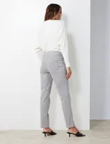 Jegging de algodón elastizado azul, marca Ruby Rd. Pretina ancha elastizada. Delantera con bolsillos simulados. Trasera con bolsillos aplicados.