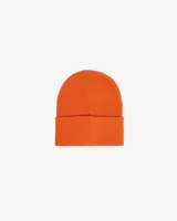 Gorro de lana color naranja con logo de la marca Obey bordado en el frente.