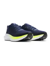 Championes de running Under Armour Charged Rogue 5, color negro con logo de la marca en el lateral.