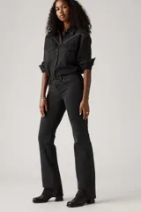 Pantalón de jean negro de corte bootcut.