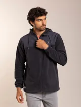 Canguro con capucha Polanco, color azul marino y negro, con cierre frontal y logo bordado en el pecho. Confeccionado en poliéster y poliamida.