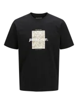 Remera negra de manga corta y cuello redondo con estampado rectangular con diseño abstracto en tonos beige y blanco.