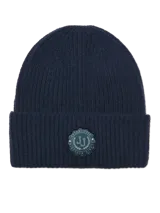 Gorro de lana azul marino con detalle de parche con logo de la marca.