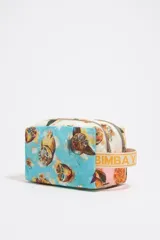 Neceser Bimba y Lola con estampado de limones y naranjas, asa de mano con logo de la marca, cierre con cremallera y bolsillo interior.