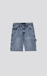 Bermuda de denim celeste con calce oversize, estilo carpintero y proceso de efecto desgaste.
