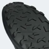 Championes Adidas Terrex Agravic 3, color negro con detalles en blanco.
