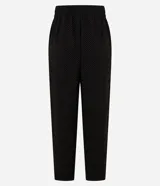 Pantalón fluido de cintura alta, confeccionado en crepé, con elástico y lazo en la cintura. Presenta un estampado geométrico con líneas curvas horizontales.