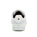 Zapatillas urbanas Caterpillar Pause Retro Canvas color celeste con detalles en blanco.