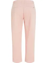 Pantalón chino recto color rosa pálido, de corte slim y largo cropped.