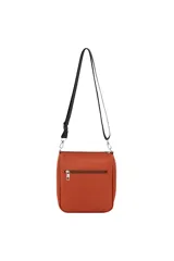 Bandolera negra con correa larga regulable, bolsillo frontal con cierre y logo 'TRENDY' vertical en el frente.