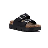 Sandalias negras con plataforma, dos tiras anchas con hebillas plateadas ajustables y plantilla de corcho.