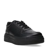 Zapatillas urbanas negras con plataforma, acordonadas y con detalles de perforaciones en la puntera y los laterales.