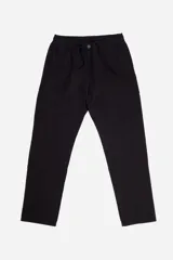 Pantalón negro de lino y algodón, con corte regular, cintura elastizada, botón y cordón ajustable.