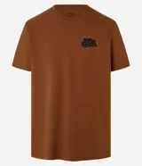 Remera masculina color marrón confeccionada en malla de algodón, de corte comfort, cuello redondo, manga corta y estampa frontal con la frase "Zero Problem".