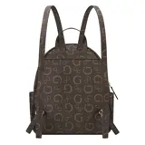 Mochila Guess modelo Shanewood, color marrón con estampado del logo de la marca en tono más claro. Tiene un bolsillo frontal con cremallera, dos bolsillos laterales y múltiples bolsillos interiores.