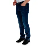 Jeans azul oscuro de corte slim, con tecnología Coolmax para confort térmico y elasticidad.